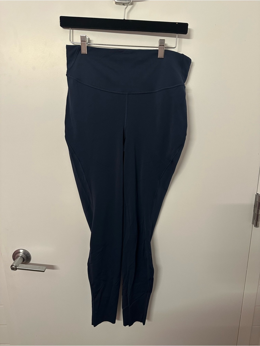 $35! Lululemon Navy Size 10 Base Pace Leggings. Hole in back. FREE SHIPPING